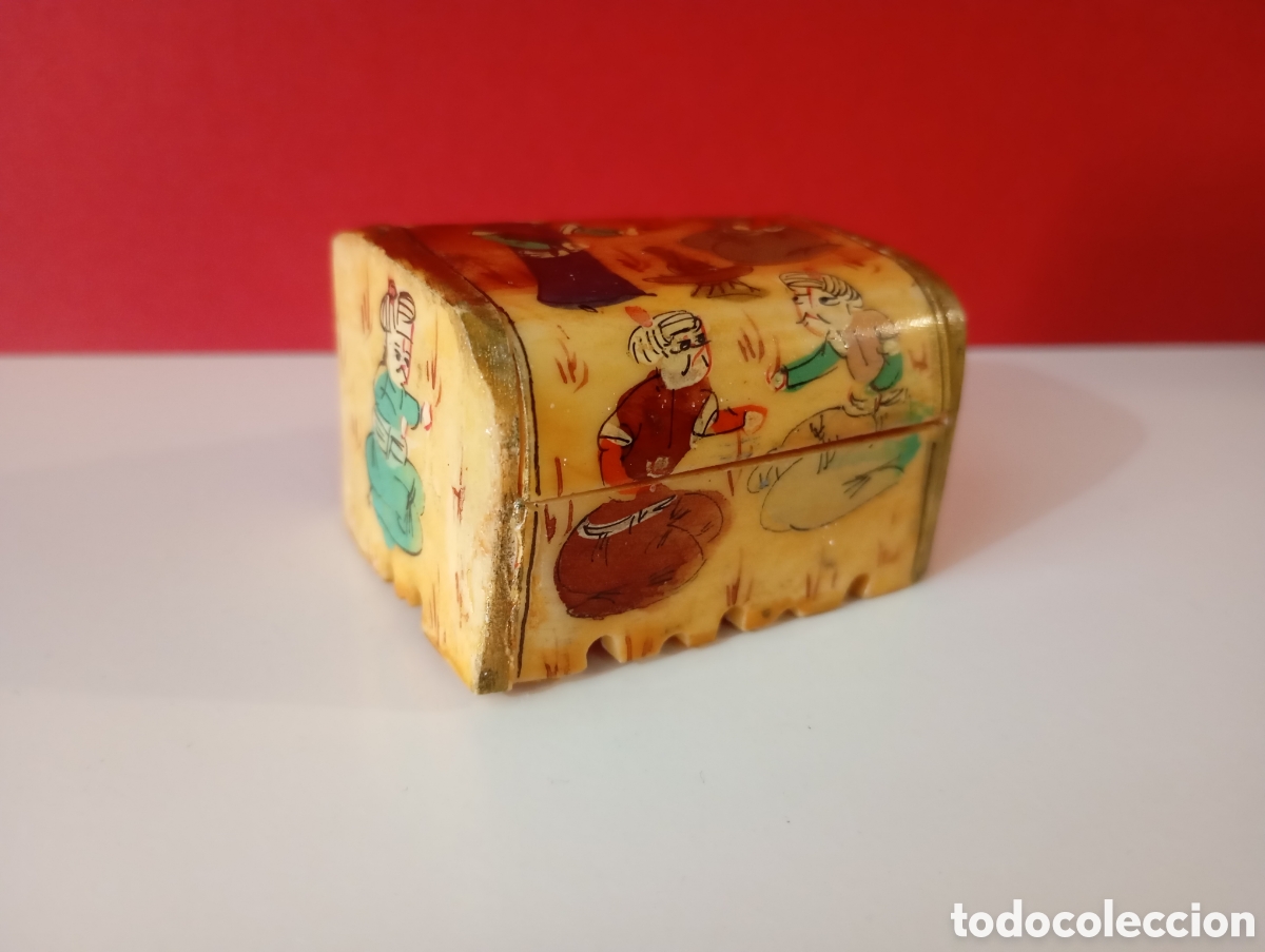 Cajas y cajitas met&aacute;licas: Antiguo cofre alhajero miniatura persa en hueso tallado y pintado a mano # caja cajita joyero