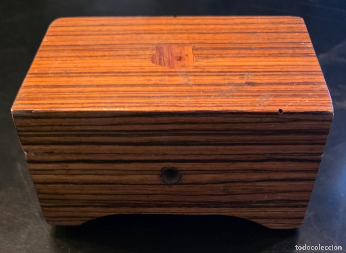 Cajas y cajitas met&aacute;licas: Antigua caja de m&uacute;sica de cilindro en madera &ndash; 3 melod&iacute;as &ndash; 13 &times; 9 &times; 6 cm