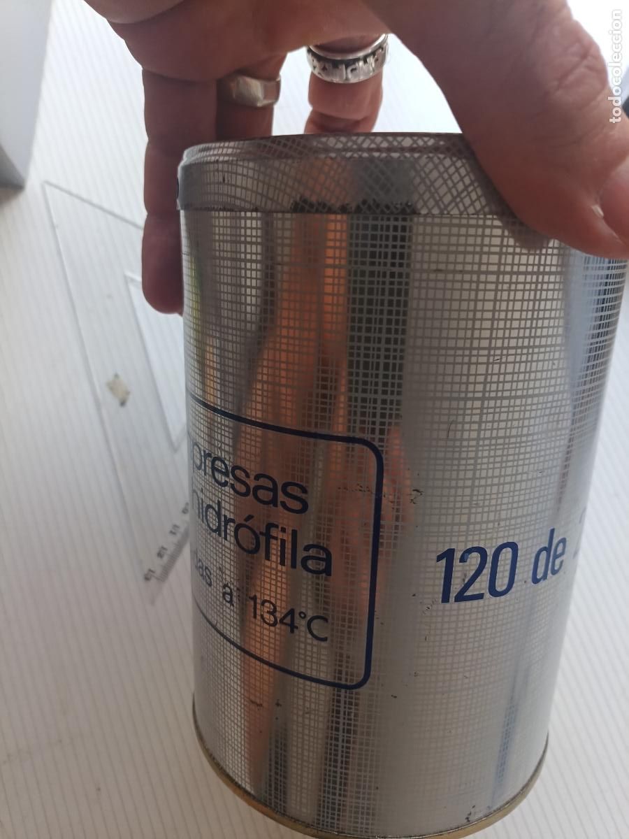 Cajas y cajitas met&aacute;licas: Bote met&aacute;lico gasas Cotonificio de Badalona. 120 compresas