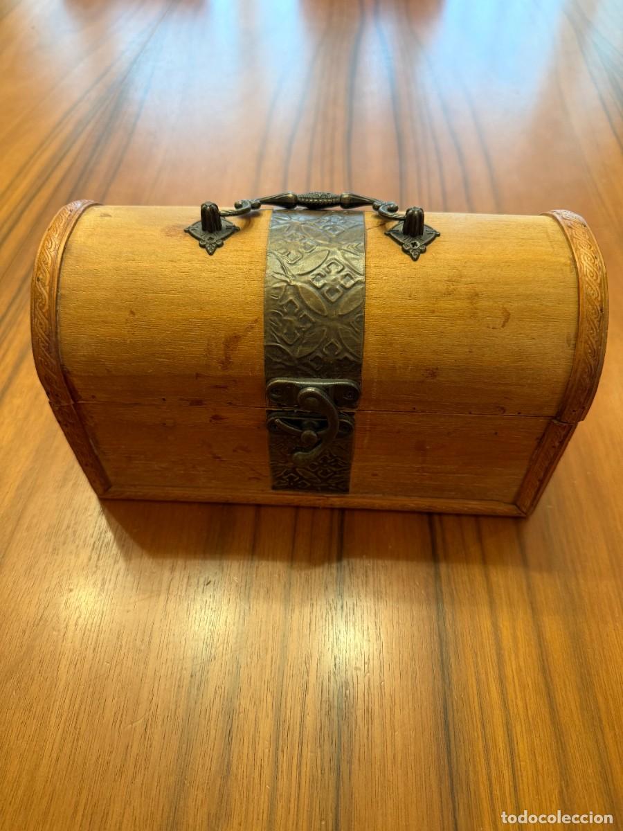 Cajas y cajitas met&aacute;licas: Boniata caja estilo baul
