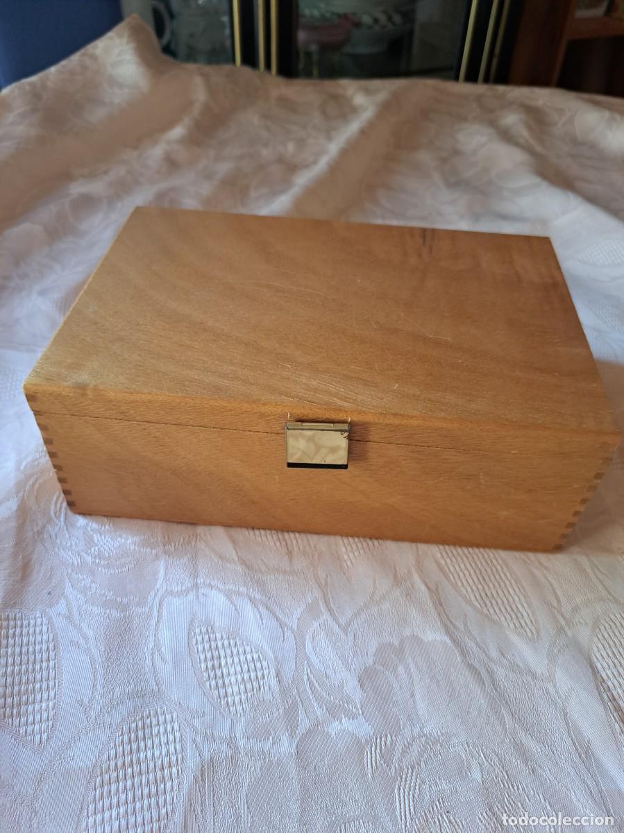 Cajas y cajitas met&aacute;licas: Bonita caja de madera de haya para guardar recuerdos, documentos, joya etc.