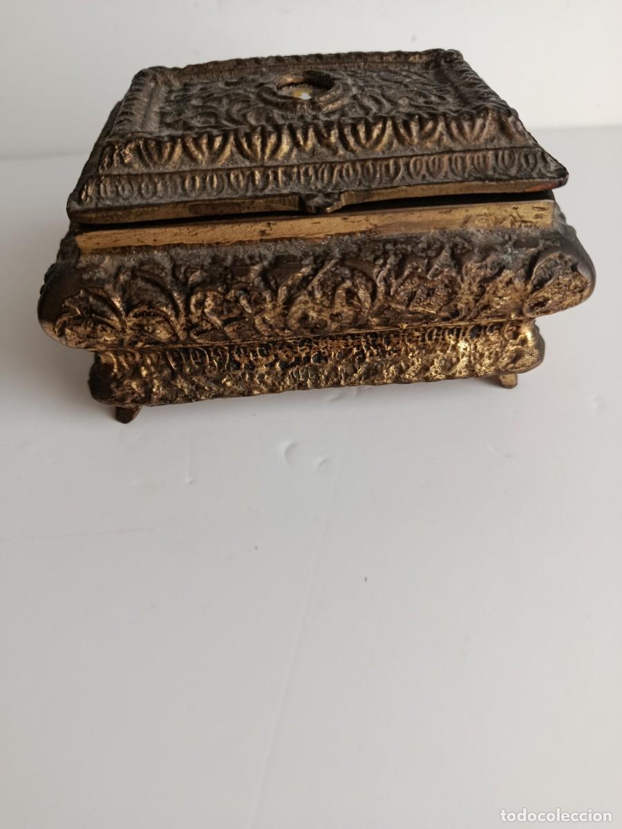 Cajas y cajitas met&aacute;licas: JOYERO DE BRONCE ANTIGUO. 1k y 400 gramos.
