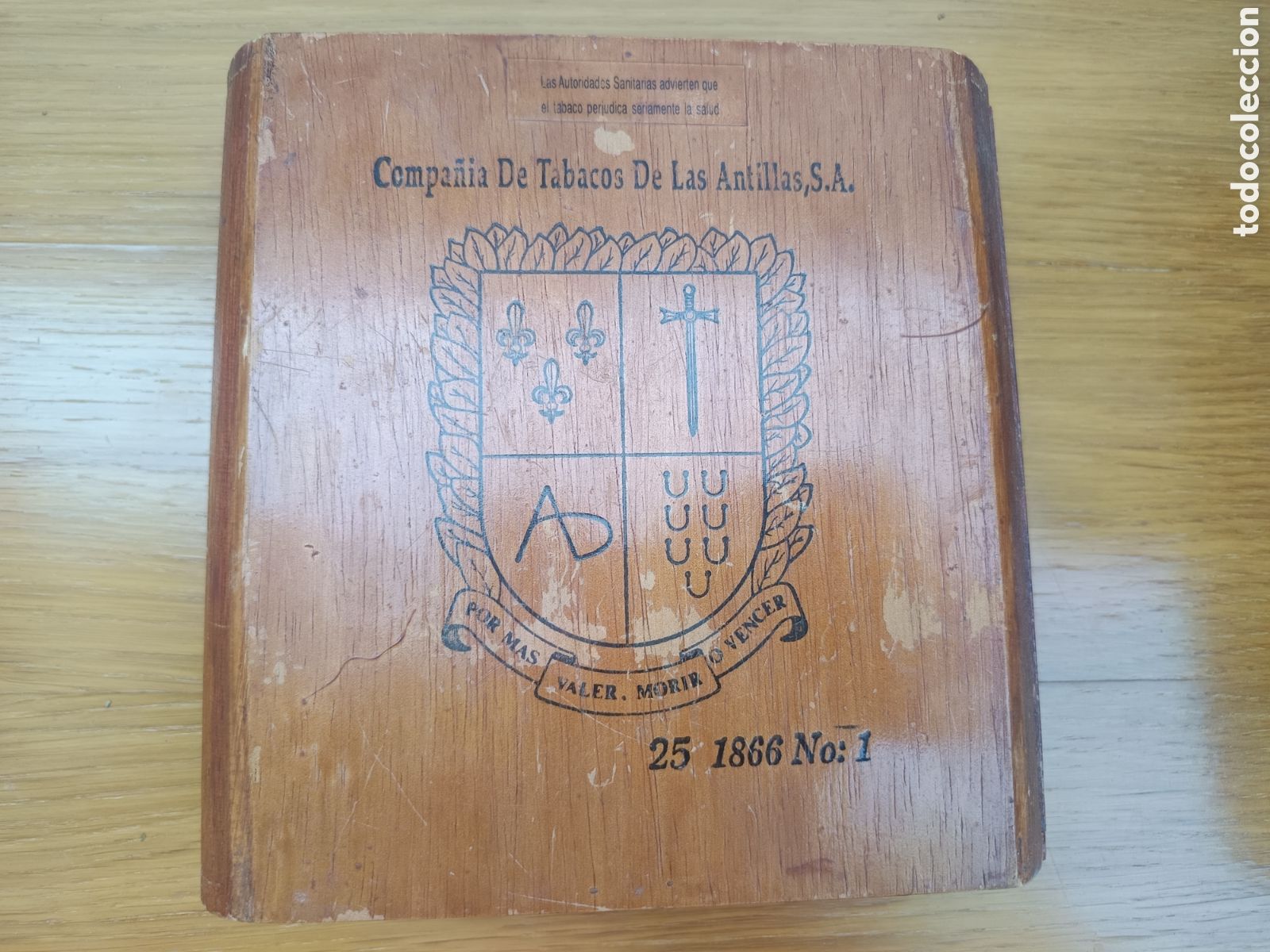 Cajas y cajitas met&aacute;licas: Caja de puros de madera