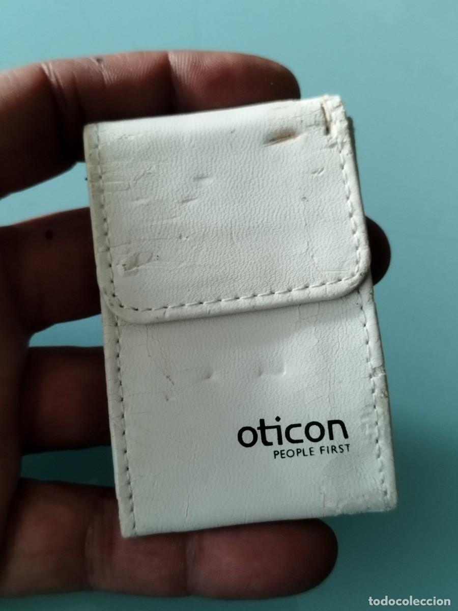 Cajas y cajitas met&aacute;licas: Estuche Oticon con cierre magn&eacute;tico.
