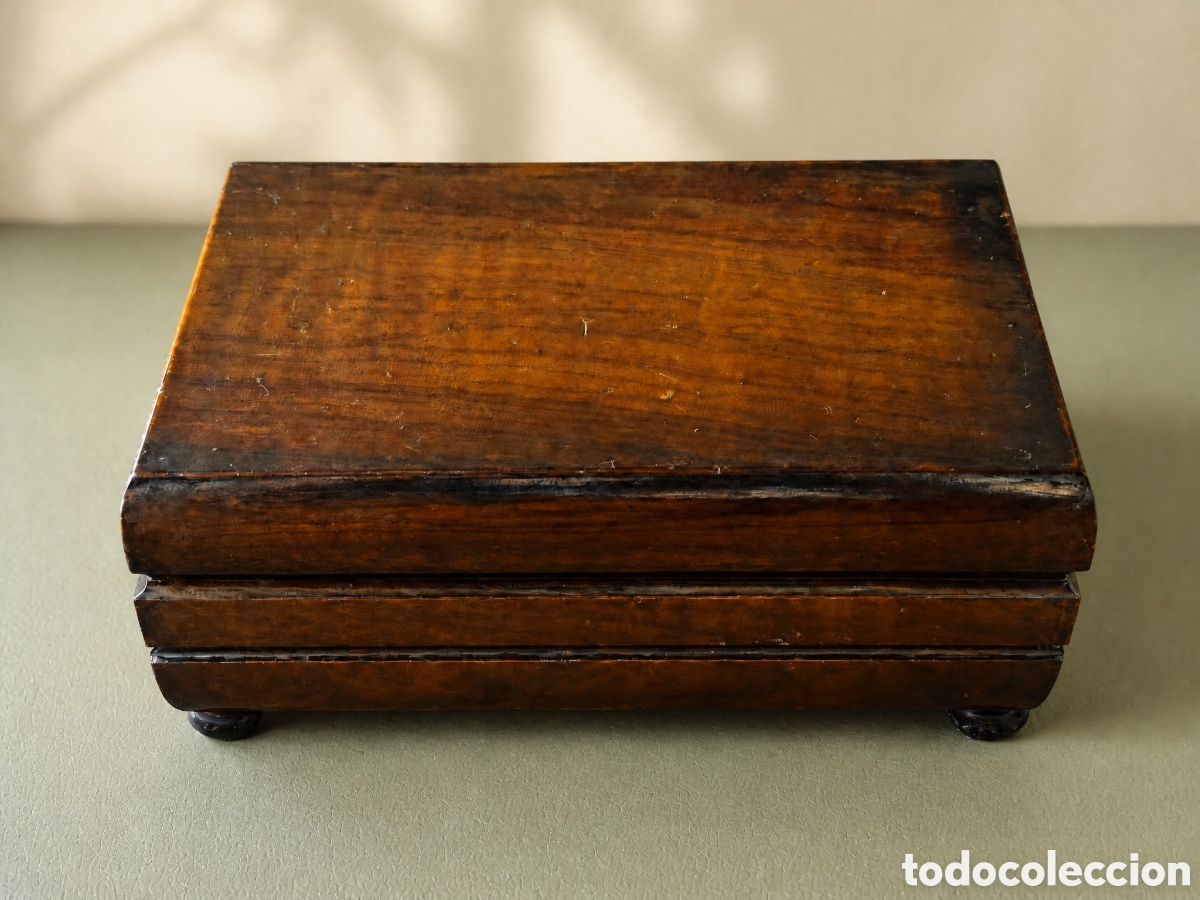 Cajas y cajitas met&aacute;licas: Tabaquera de madera a&ntilde;os 60
