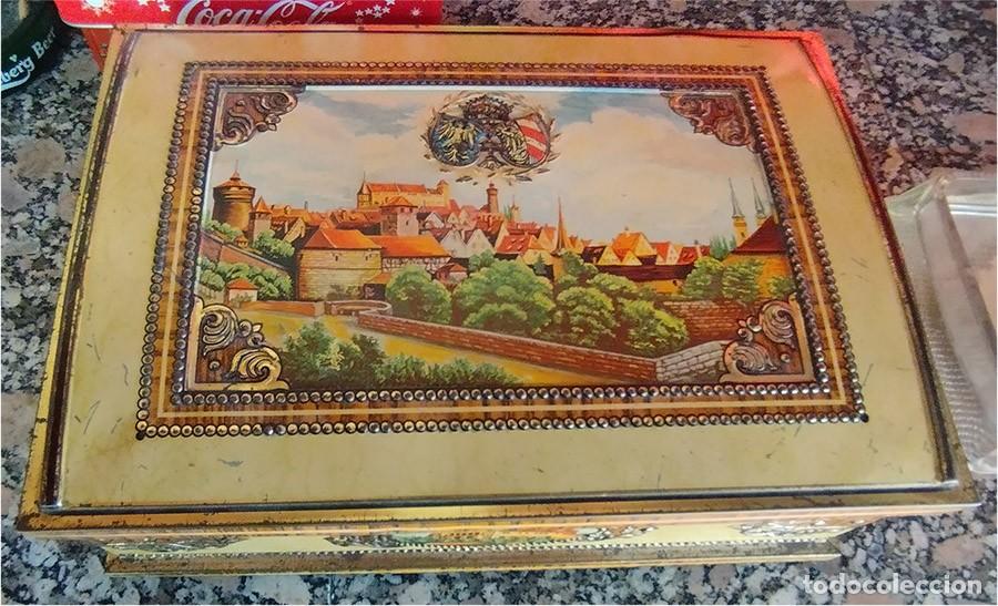 Cajas y cajitas met&aacute;licas: ANTIGUA GRAN CAJA ARCON CHAPA TROQUELADA Y LITOGRAFIADA MIDE 37,5/26/15 CM