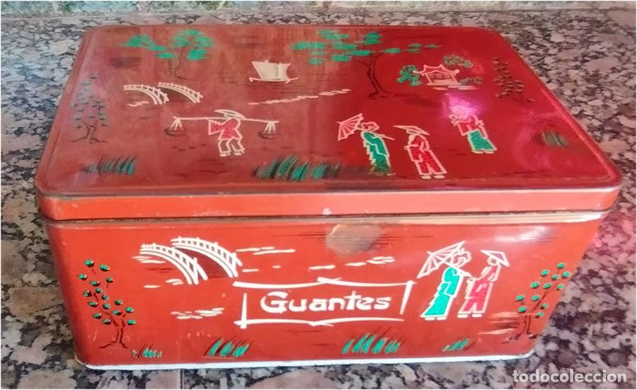 Cajas y cajitas met&aacute;licas: ANTIGUA CAJA METALICA COLACAO GUANTES COLOR GRANATE