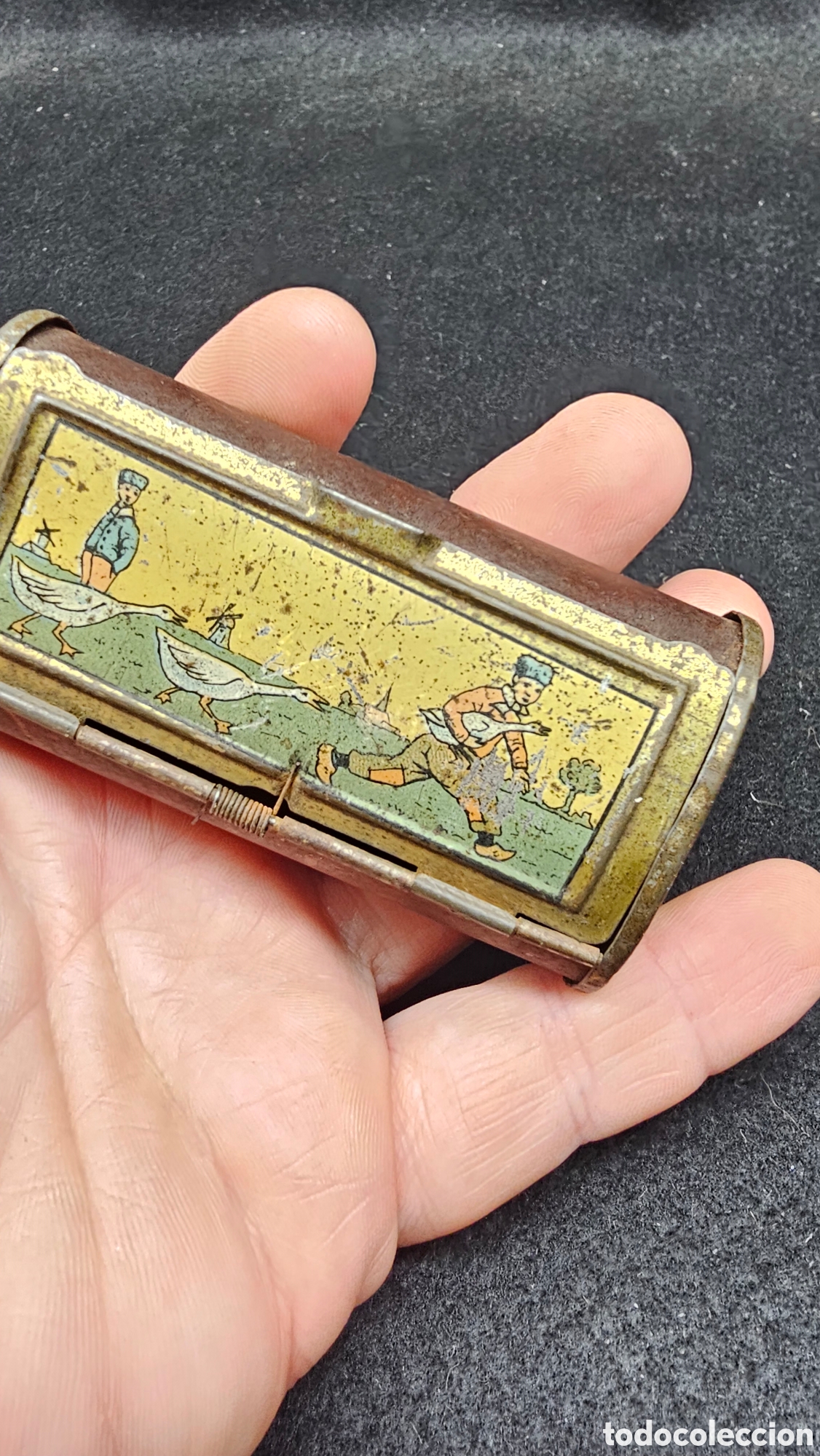 Cajas y cajitas met&aacute;licas: Antiguo cajita de hojalata de principios del siglo XX