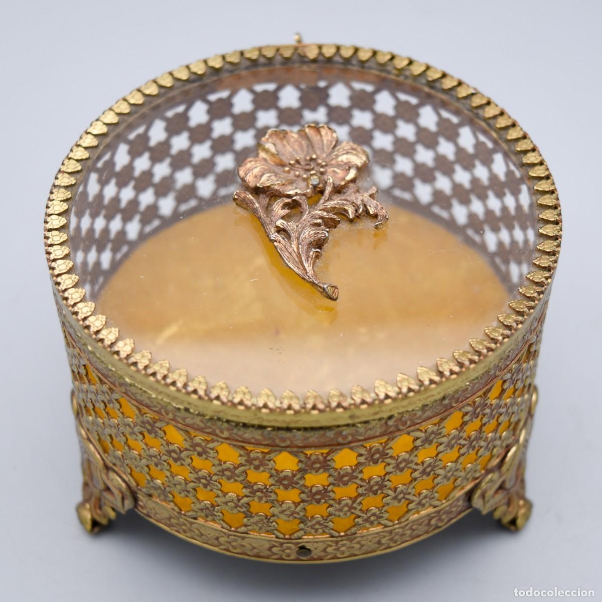 Cajas y cajitas met&aacute;licas: Caja joyero antiguo de bronce / lat&oacute;n ormolu - Foto 4