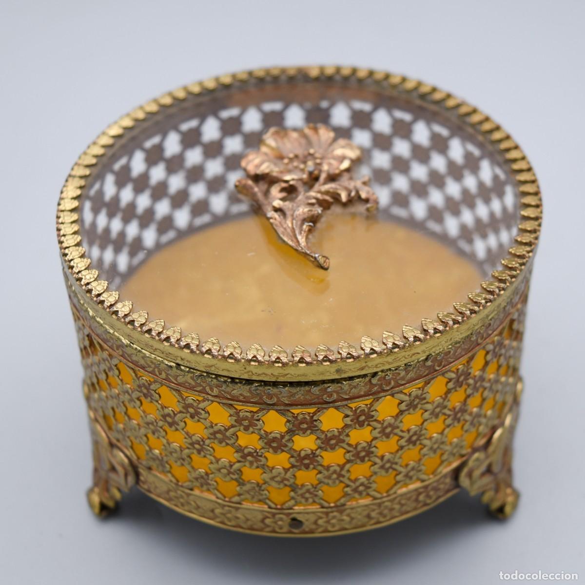 Cajas y cajitas met&aacute;licas: Caja joyero antiguo de bronce / lat&oacute;n ormolu - Foto 6