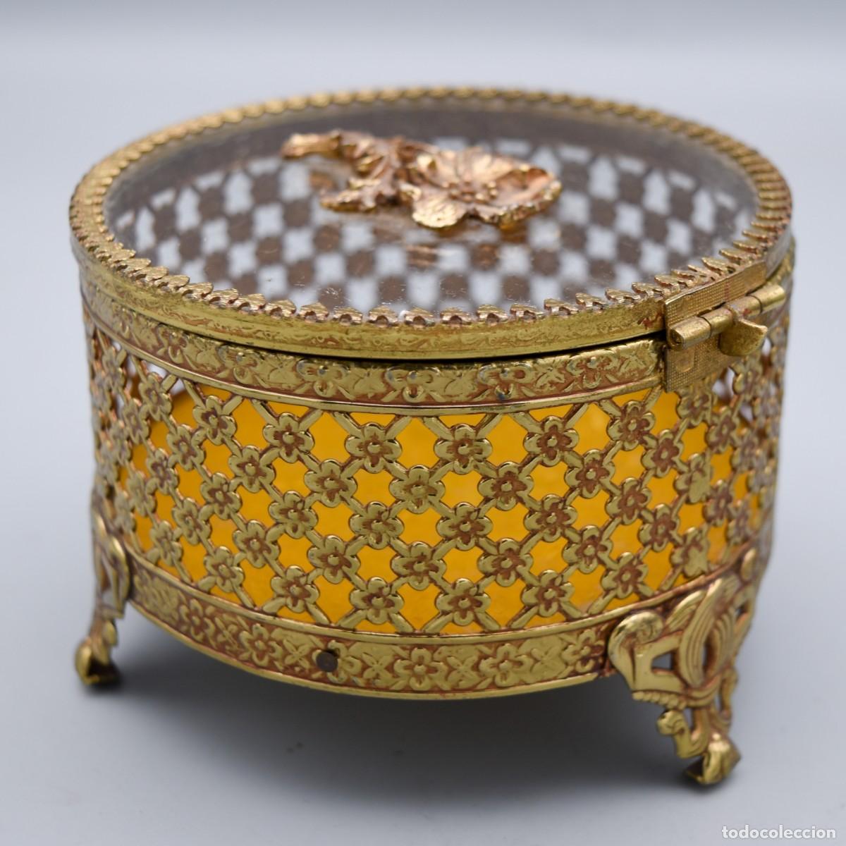 Cajas y cajitas met&aacute;licas: Caja joyero antiguo de bronce / lat&oacute;n ormolu - Foto 9