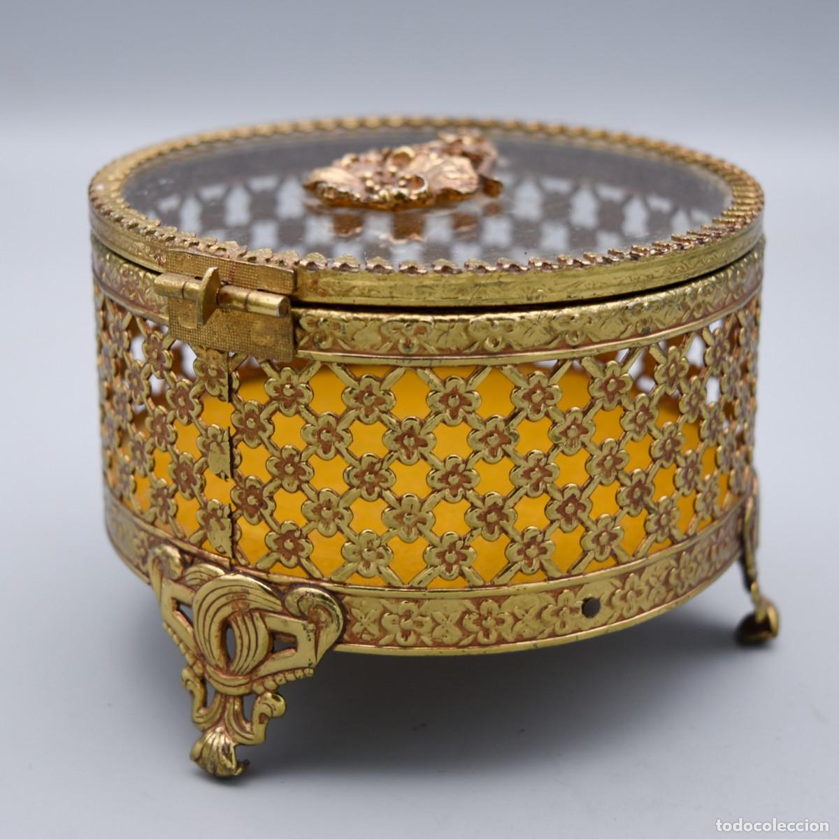 Cajas y cajitas met&aacute;licas: Caja joyero antiguo de bronce / lat&oacute;n ormolu - Foto 10
