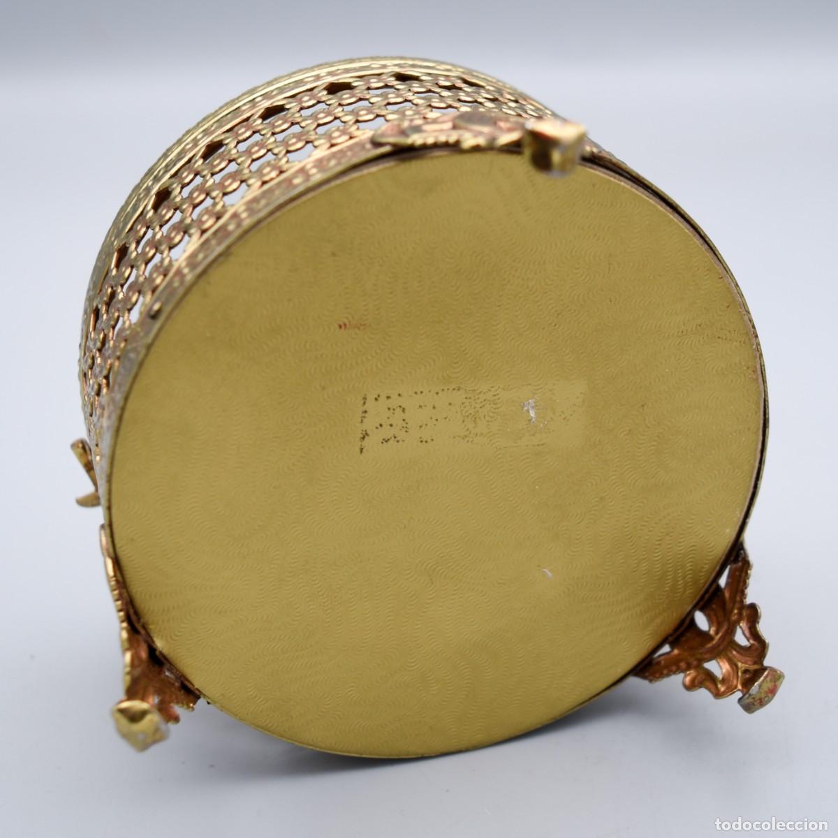 Cajas y cajitas met&aacute;licas: Caja joyero antiguo de bronce / lat&oacute;n ormolu - Foto 11