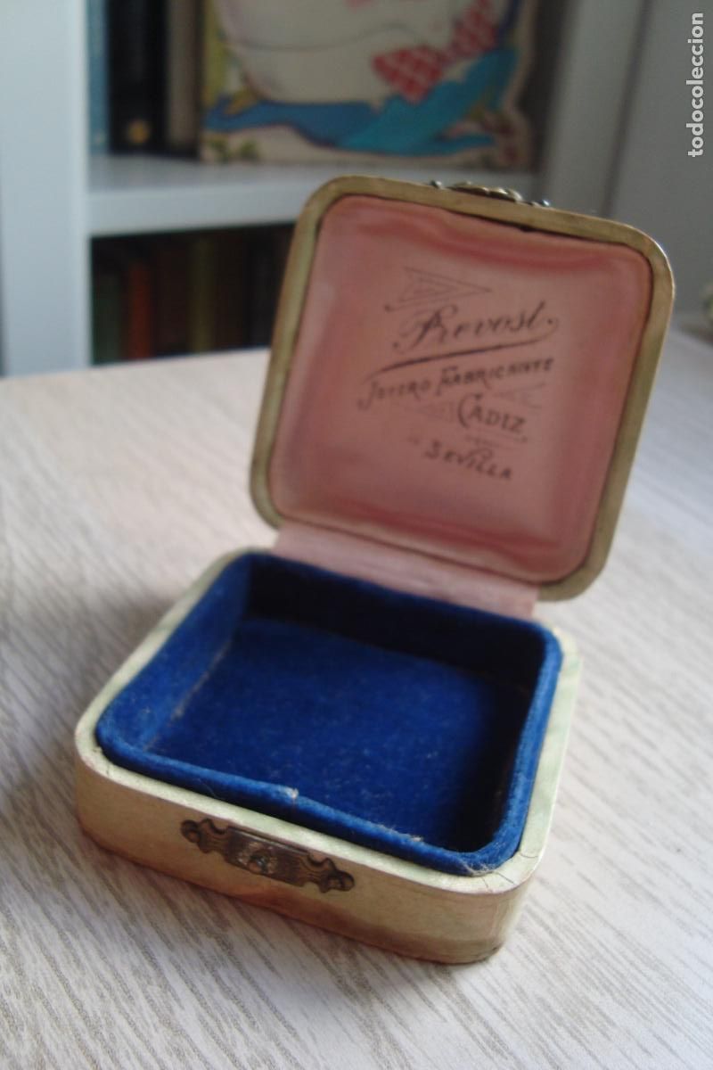Cajas y cajitas met&aacute;licas: ANTIGUA CAJITA O ESTUCHE DE JOYERIA PREVOST JOYERO SEVILLA Y CADIZ. PRINCIPIOS DEL XX.