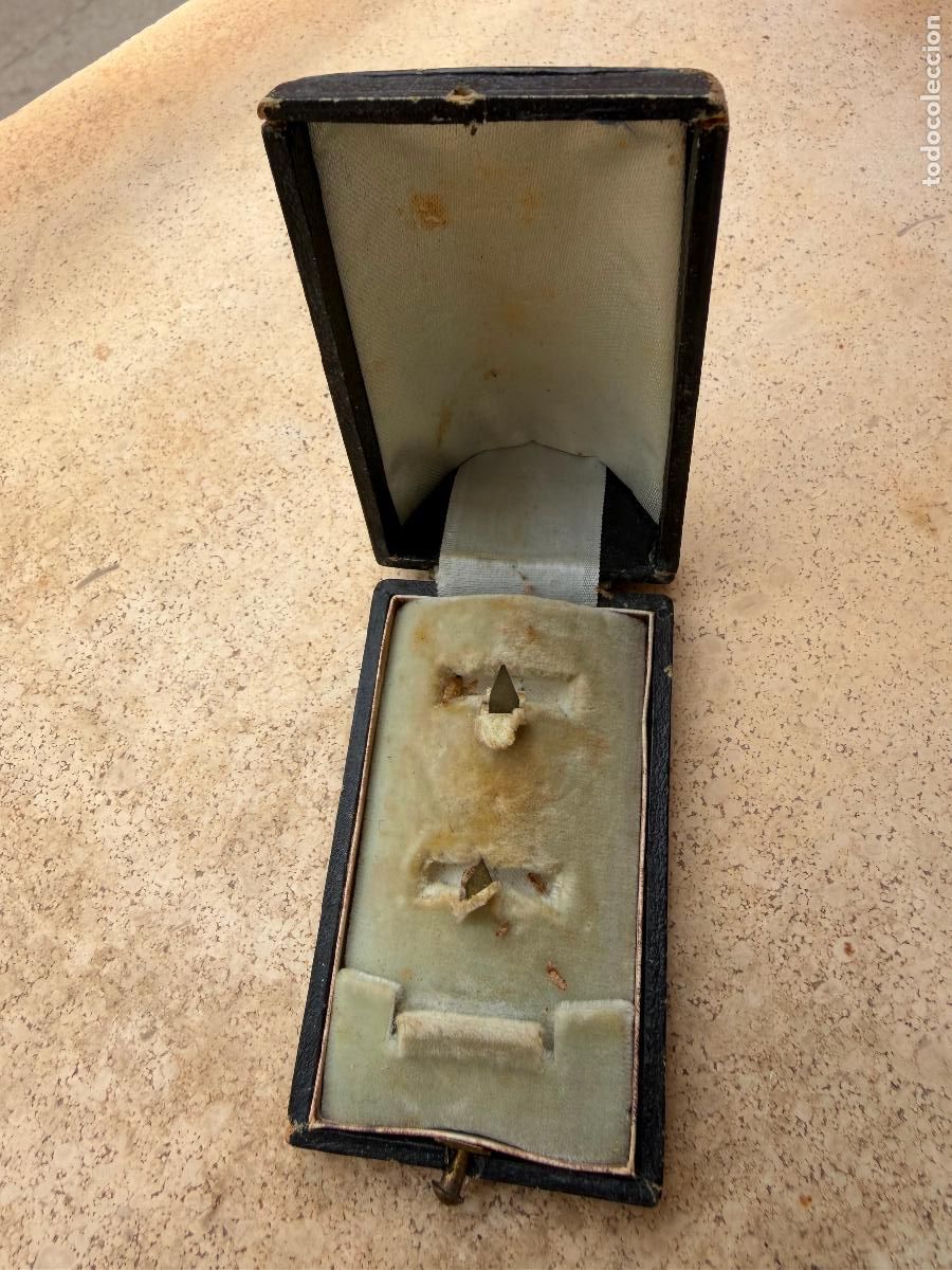 Cajas y cajitas met&aacute;licas: Antigua caja de alianzas de boda