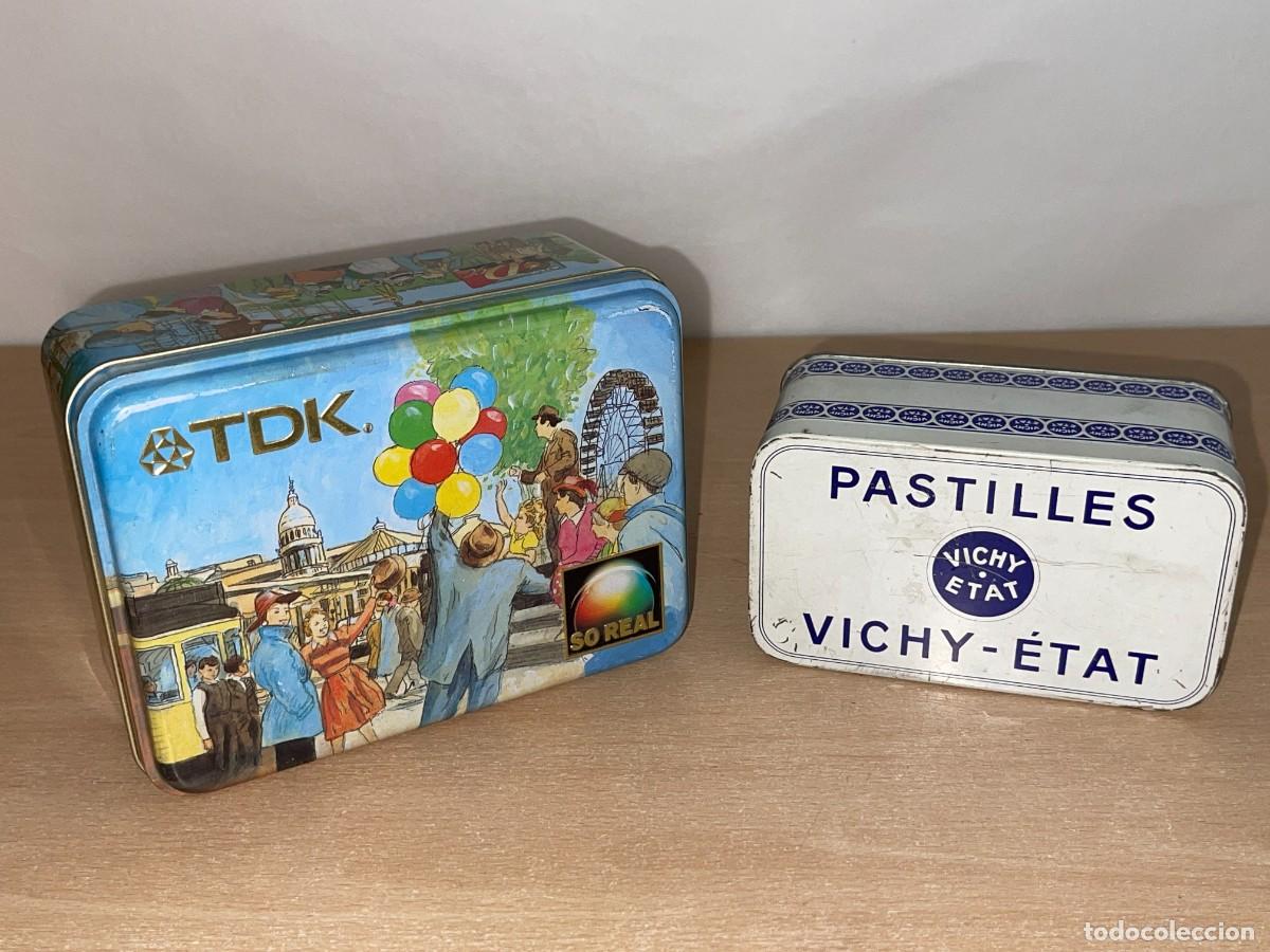 Cajas y cajitas met&aacute;licas: Lote 2 Cajas met&aacute;licas vintage con publicidad VICHY-&Eacute;TAT Pastilles + TDK So Real
