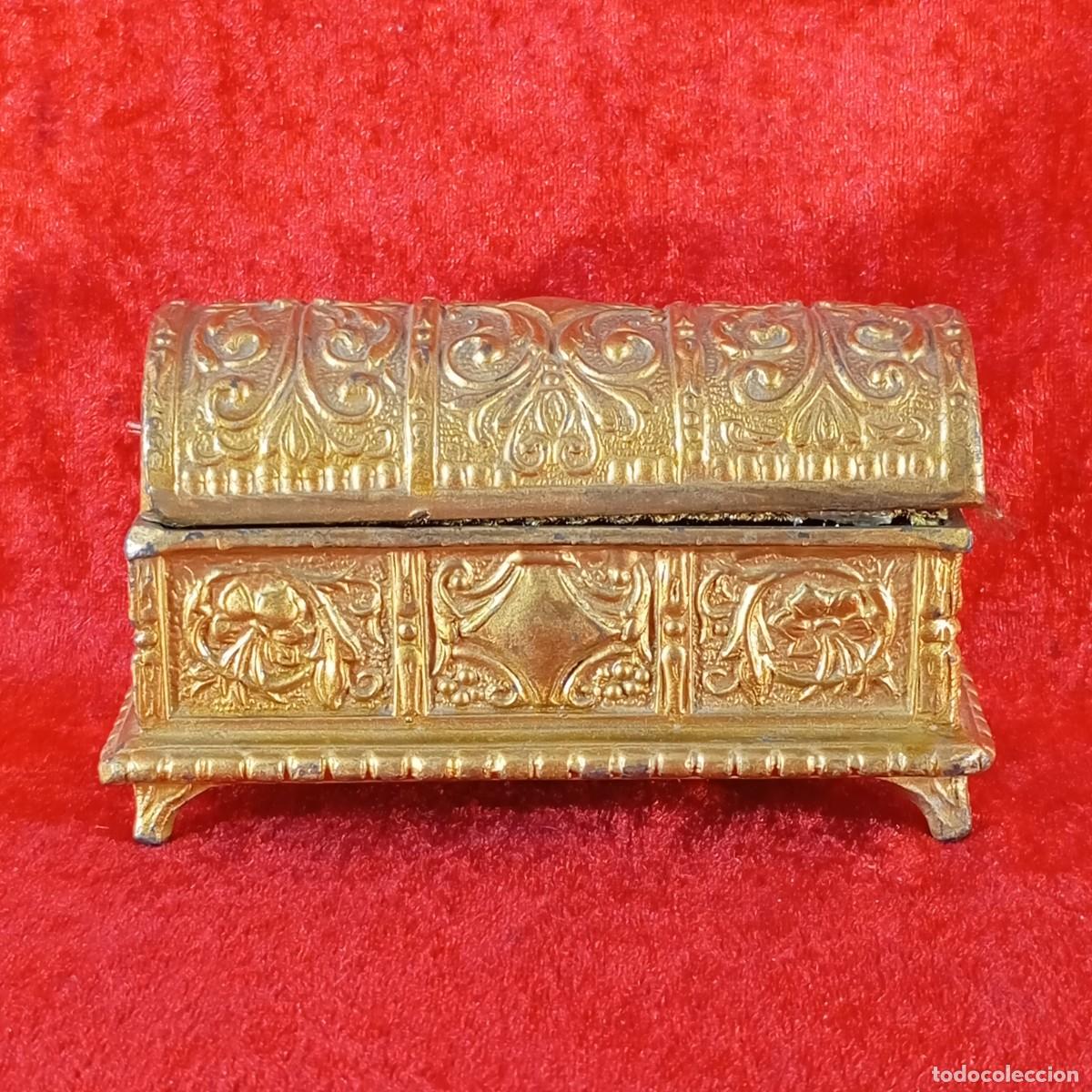 Cajas y cajitas met&aacute;licas: PRECIOSO COFRE - CAJITA DE BRONCE TRABAJADA - JOYERO - COFRE REAL - 13 CM