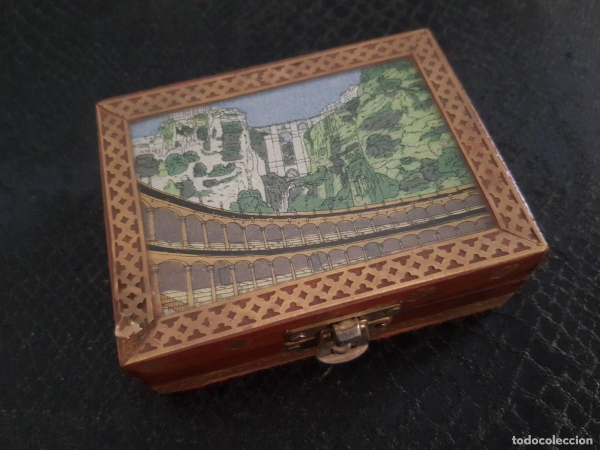 Cajas y cajitas met&aacute;licas: Joyero con motivos de la ciudad de Ronda