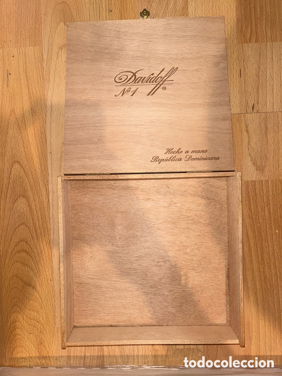 Cajas y cajitas met&aacute;licas: Caja de puros vac&iacute;a de madera Davidoff No. 1