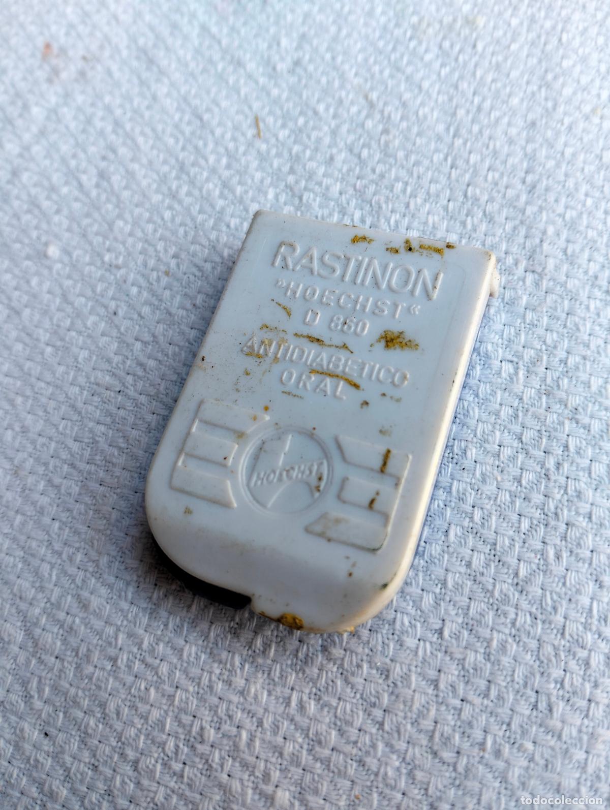 Casse e cassette metalliche: Caja peque&ntilde;a cajita rastinon hoechst D-860 antidiab&eacute;tico oral color blanco azul endulzante o similar