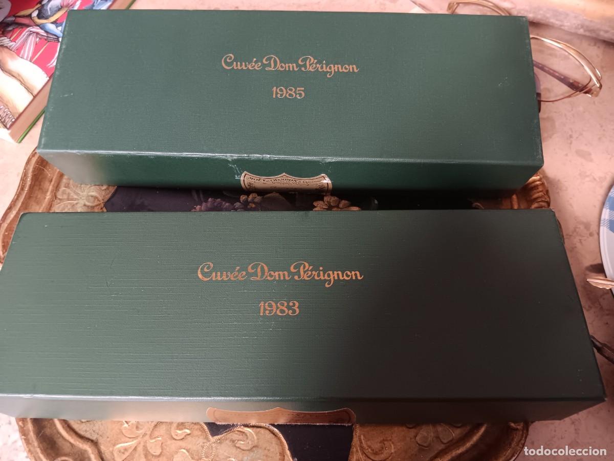 Cajas y cajitas met&aacute;licas: dos cajas de presentaci&oacute;n verdes para champ&aacute;n vintage Cuv&eacute;e Dom P&eacute;rignon de los a&ntilde;os 1983 y 1985, el