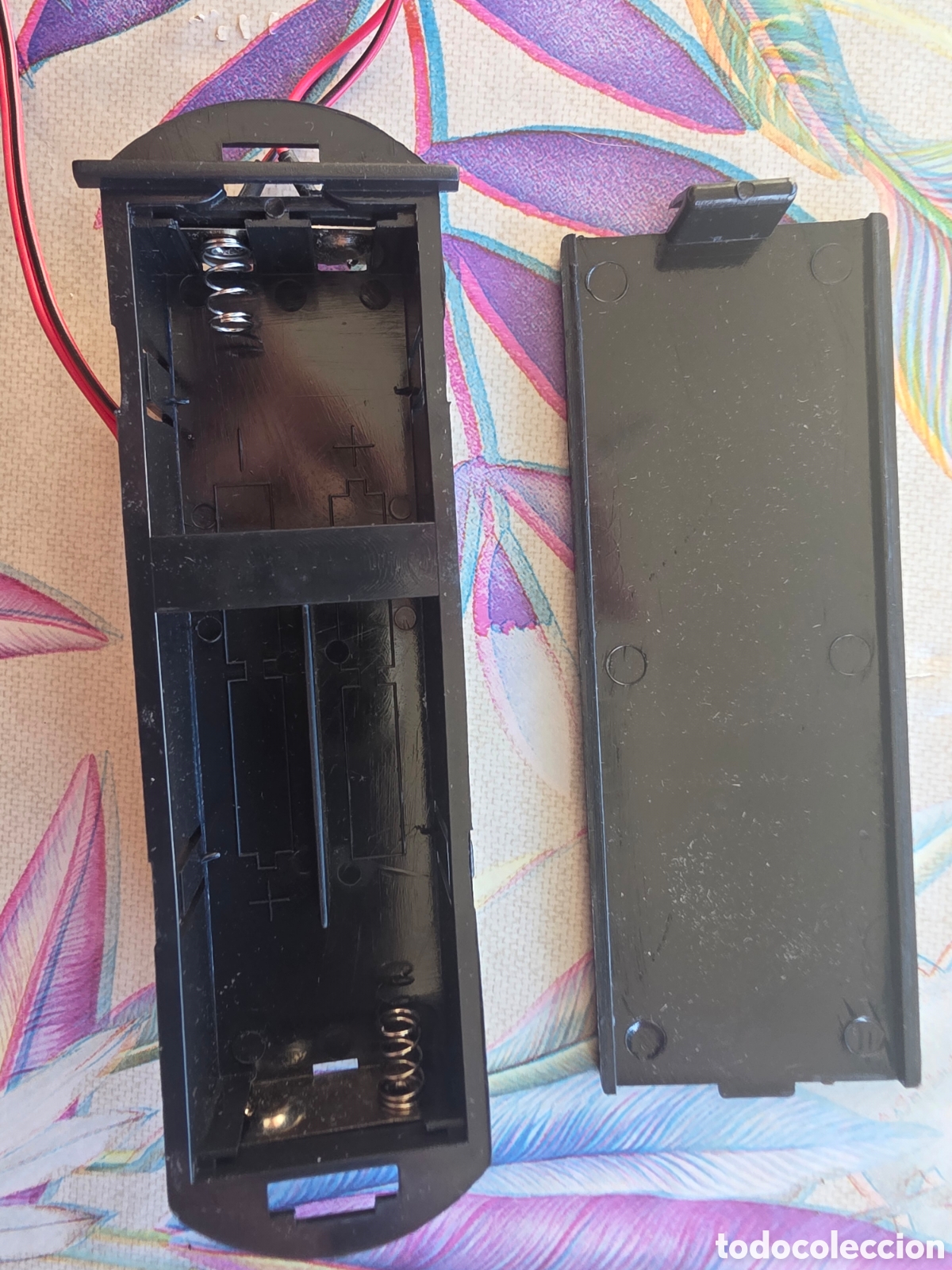 Cajas y cajitas met&aacute;licas: PORTA PILAS PARA CAJA FUERTE