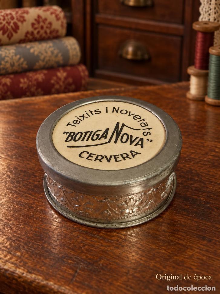 Cajas y cajitas met&aacute;licas: (PUB-260901)CAJA DE TEIXITS I NOVETATS - BOTIGA NOVA - CERVERA (LLEIDA)