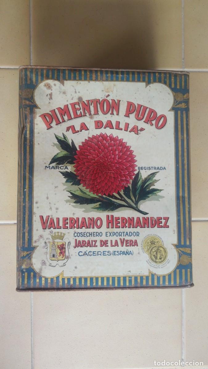 Cajas y cajitas met&aacute;licas: VALERIANO HERNANDEZ.-LA DALIA.-PIMENTON PURO.-CAJA METALICA ANTIGUA.-JARAIZ DE LA VERA.-CACERES.