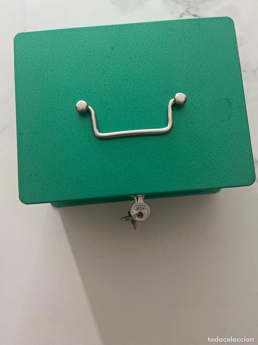 Cajas y cajitas met&aacute;licas: Antigua caja fuerte con sus llaves