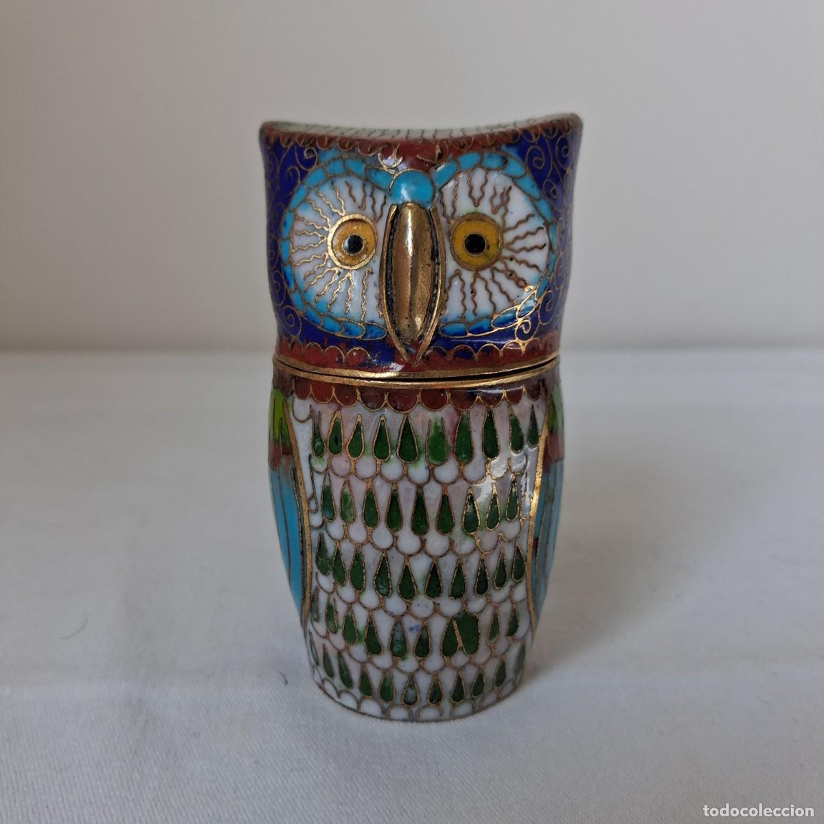 Cajas y cajitas met&aacute;licas: Vintage Cloisonne Enamel Owl Figurine and Lidded Trinket Box