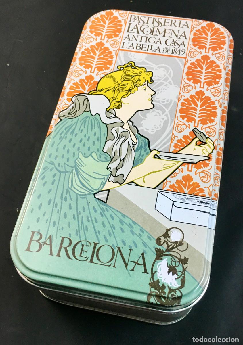 Cajas y cajitas met&aacute;licas: Lata de Pasteleria La Colmena. Barcelona. Ilustraci&oacute;n de estilo Modernista
