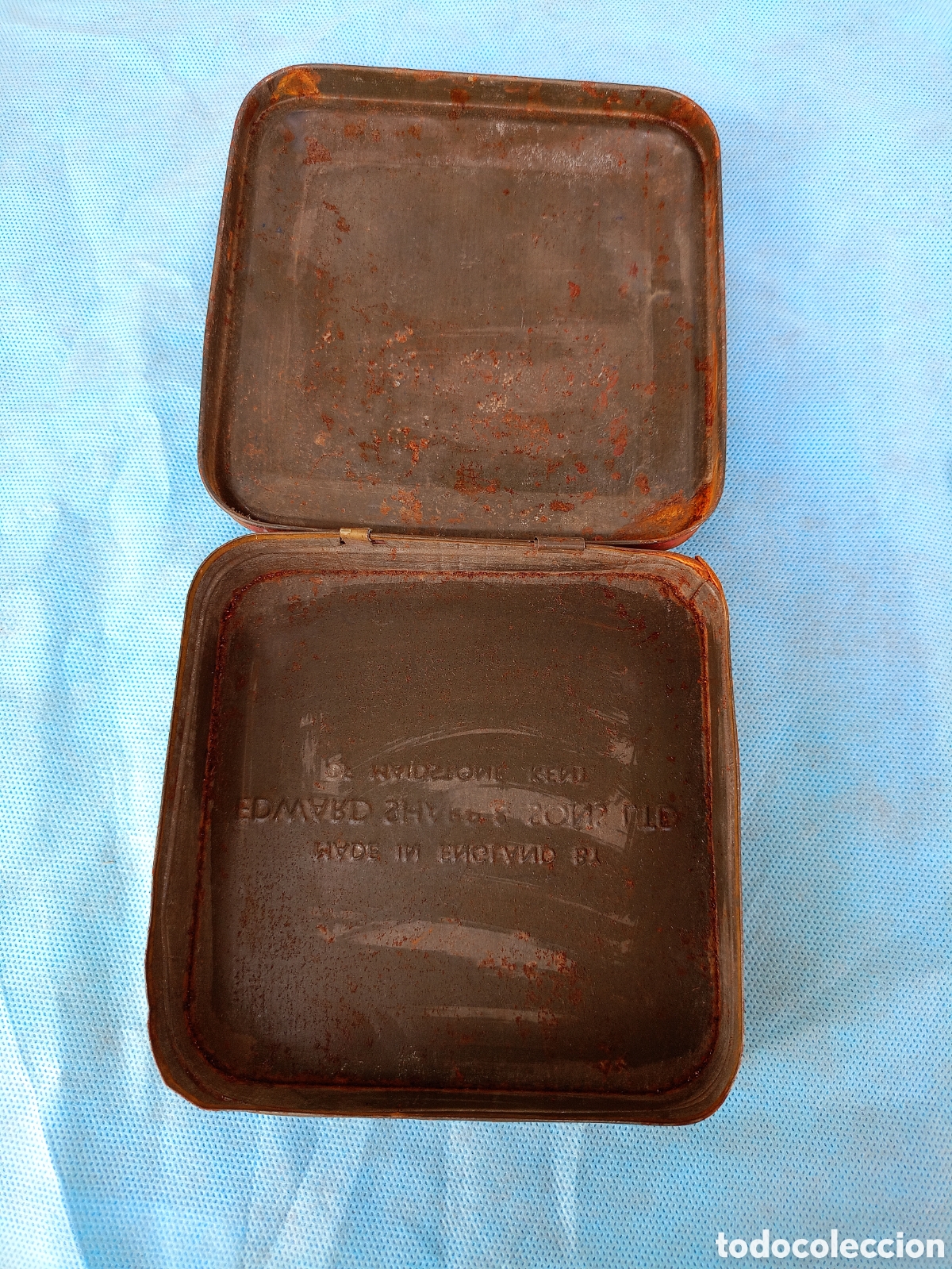 Cajas y cajitas met&aacute;licas: ANTIGUA LATA CON PERROS. EDWARD SHARP & SONS LTD. - Foto 2