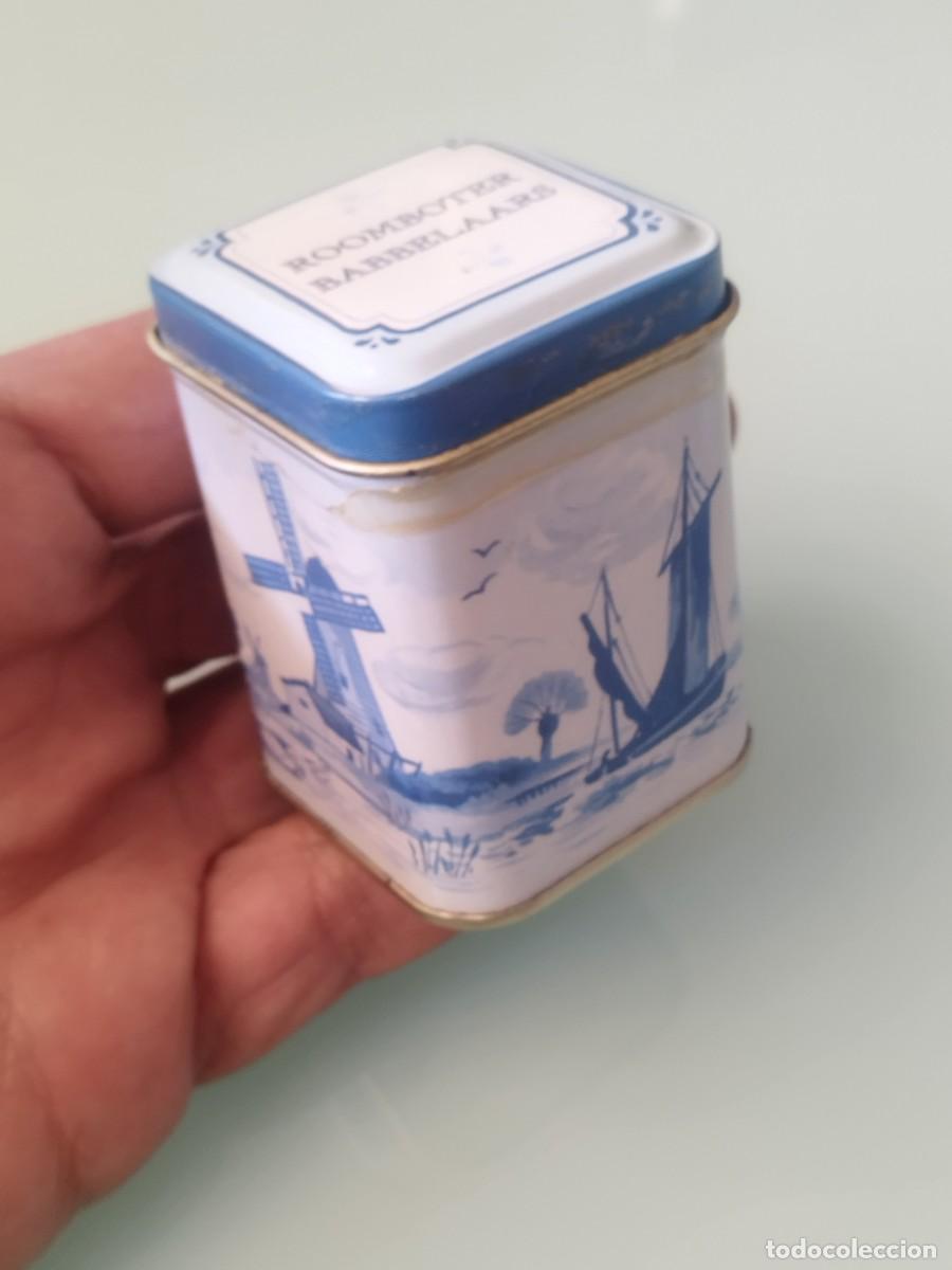Cajas y cajitas met&aacute;licas: Peque&ntilde;a Caja lata de hojalata vac&iacute;a. Holandesa con motivos t&iacute;picos.