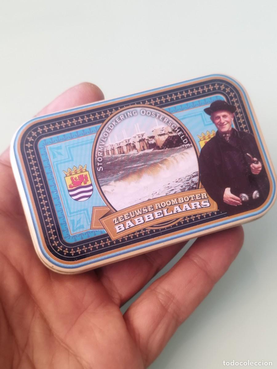 Cajas y cajitas met&aacute;licas: Caja lata de hojalata vac&iacute;a, caramelos holandesa vintage de motivos t&iacute;picos Zelanda..