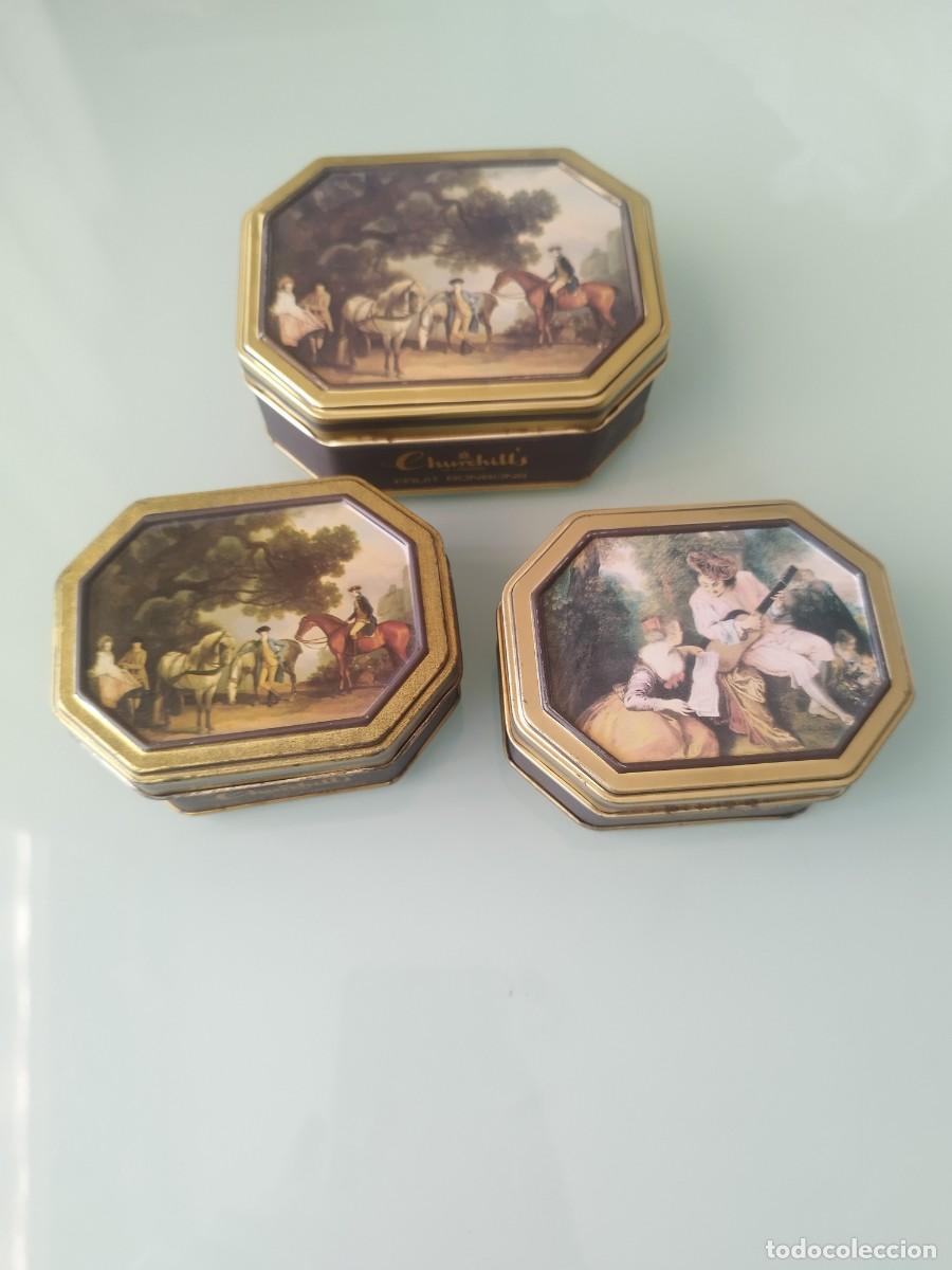 Cajas y cajitas met&aacute;licas: 3 Cajas latas de hojalata vac&iacute;as, bombones vintage de la marca inglesa Churchill's of London.