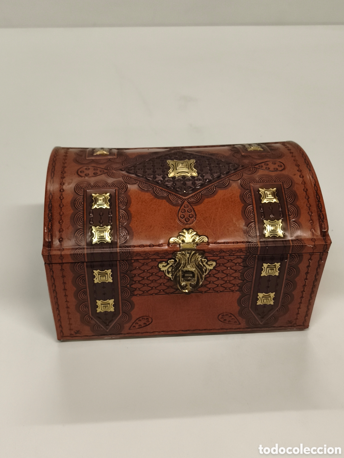 Cajas y cajitas met&aacute;licas: Caja cofre en hojalata
