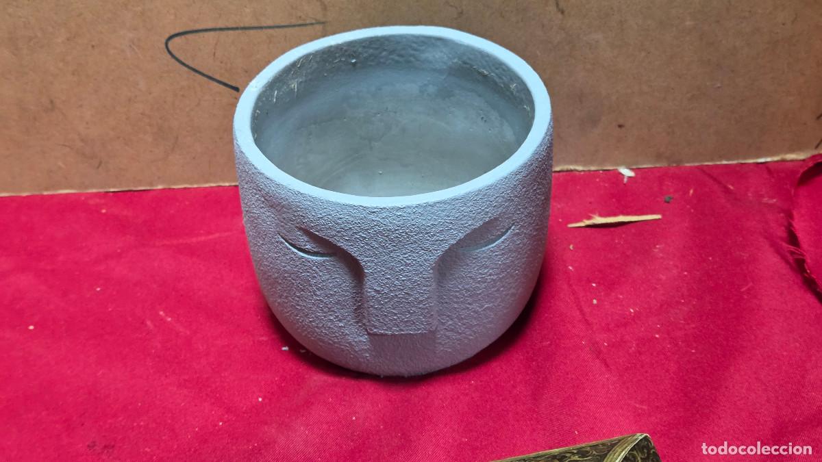 Cajas y cajitas met&aacute;licas: maceta de ceramica vintage