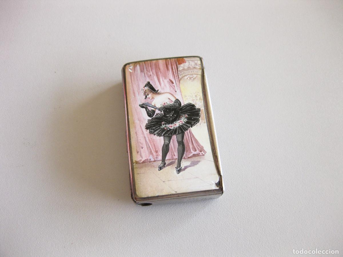 Cajas y cajitas met&aacute;licas: ANTIGUA CAJA DE CERILLAS ESMALTADA CON ESCENAS ER&Oacute;TICAS DE MUJER. CERILLERA
