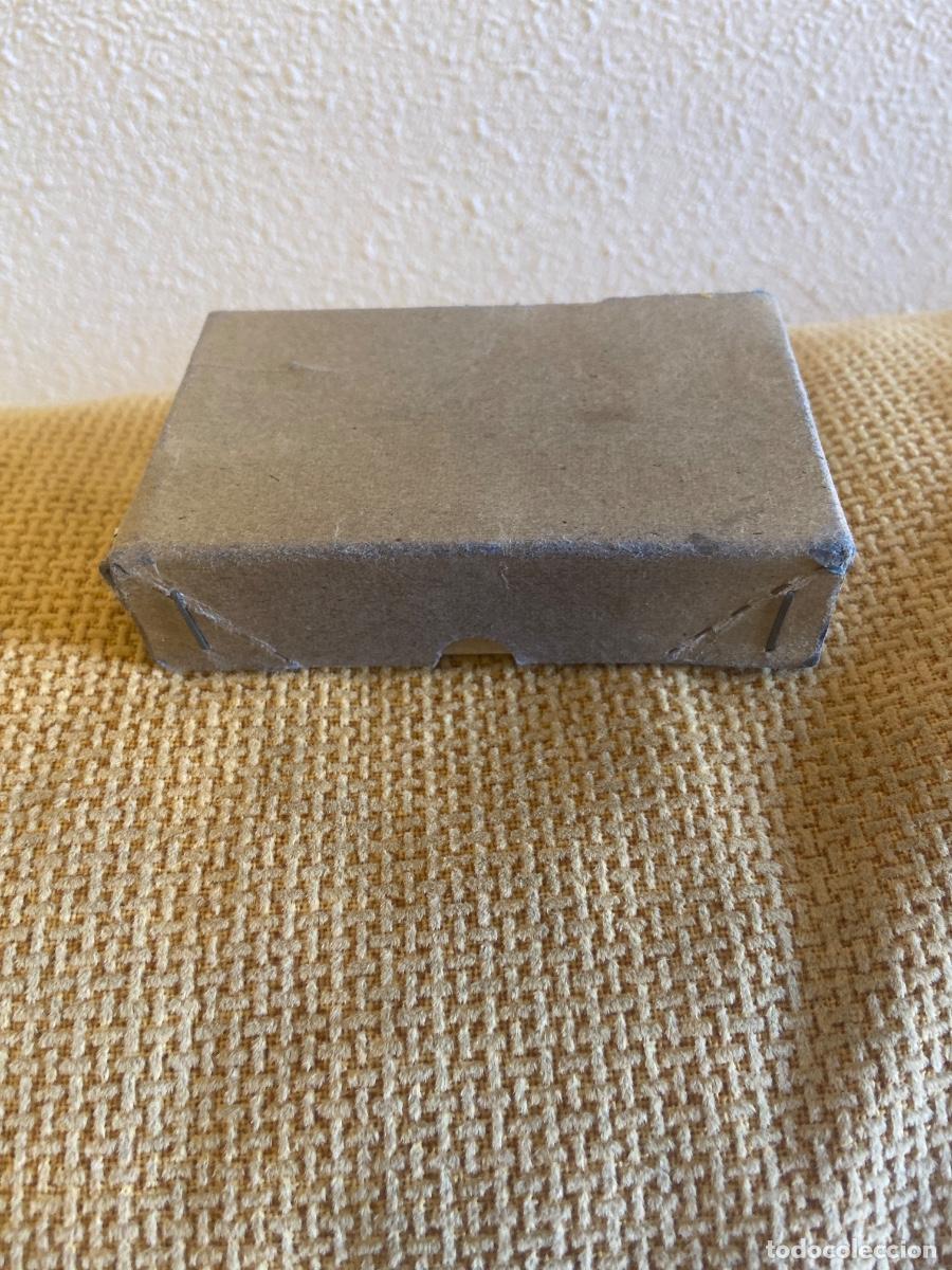 Cajas y cajitas met&aacute;licas: Caja corchetes con muelle antigua - Foto 5