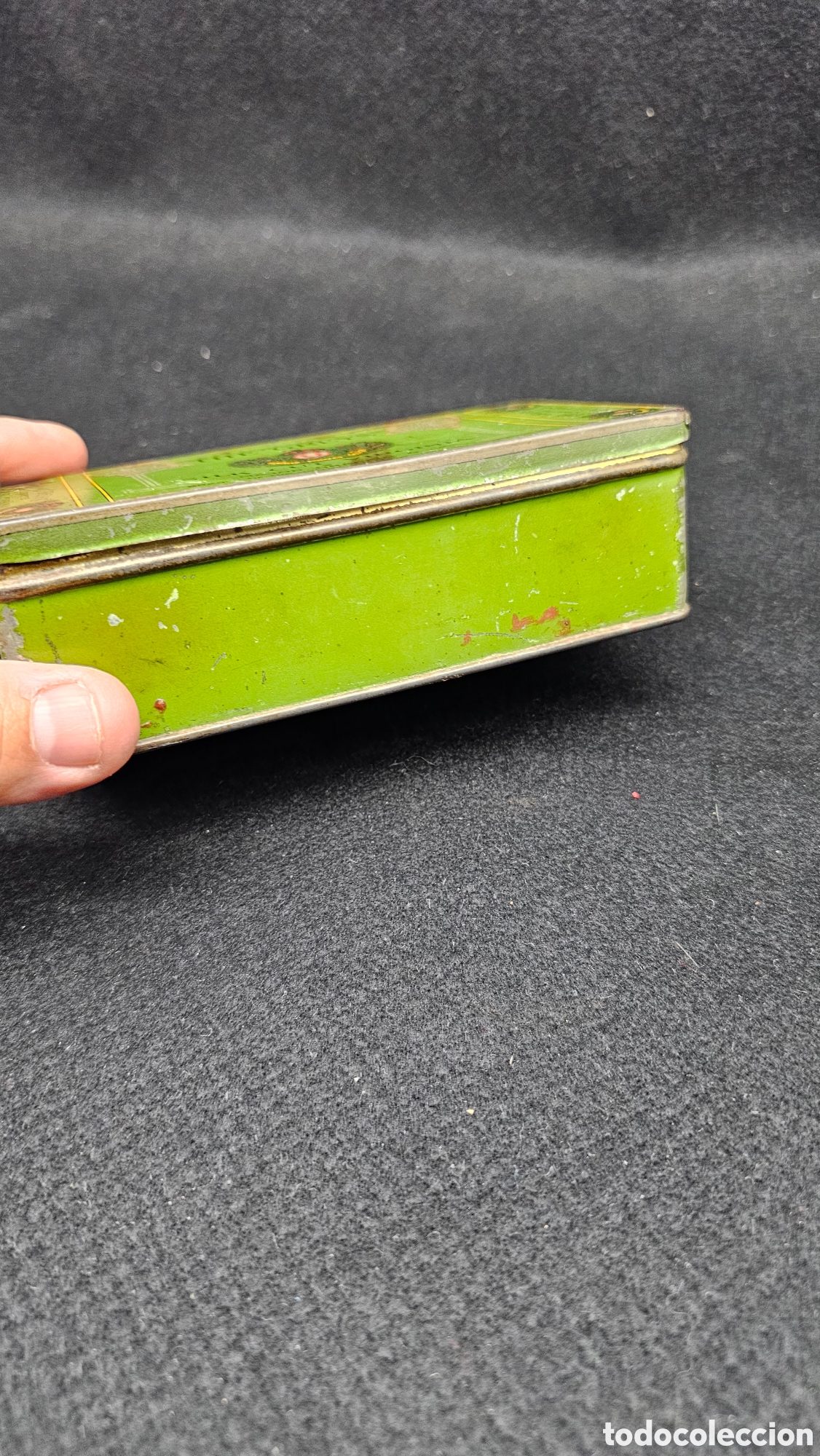 Cajas y cajitas met&aacute;licas: Antigua caja de lata de tabaco d&eacute;cada de los 50 - Foto 2