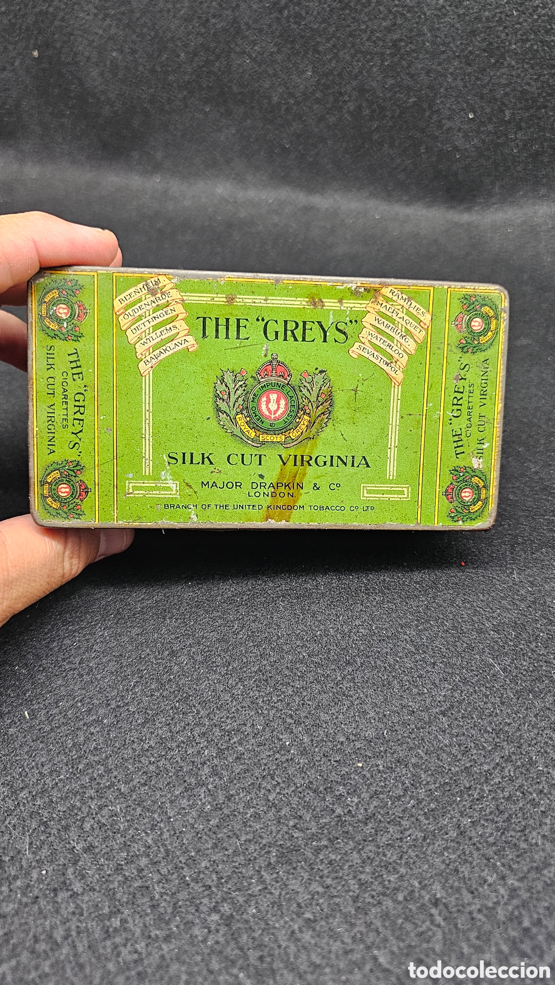 Cajas y cajitas met&aacute;licas: Antigua caja de lata de tabaco d&eacute;cada de los 50