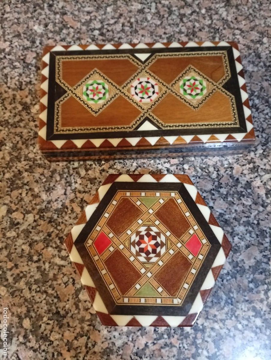 Cajas y cajitas met&aacute;licas: dos cajas Granadinas de Taracea