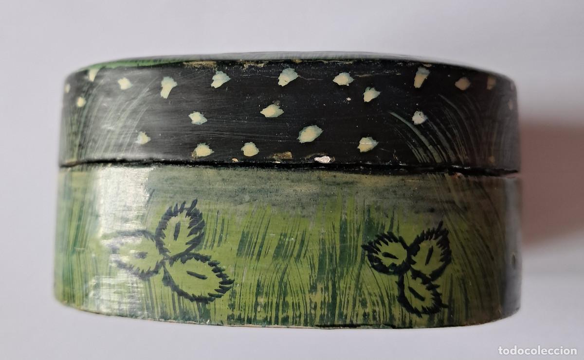 Cajas y cajitas met&aacute;licas: Caja pintada de Becara 1964. - Foto 2