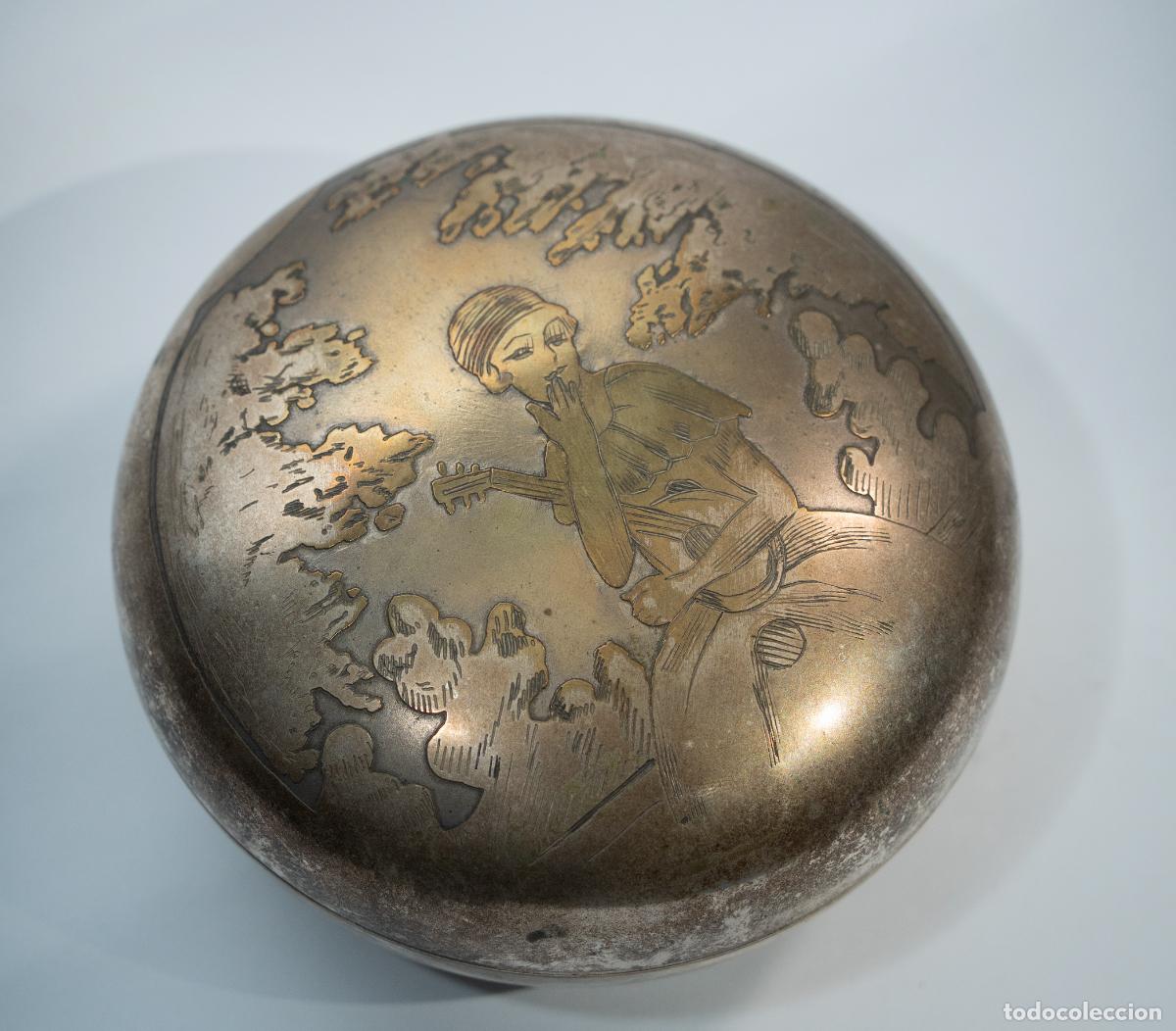 Cajas y cajitas met&aacute;licas: Antigua Polvera o Caja de Sobremesa Art D&eacute;co con Grabado Mixto de Metales Tipo Chokin