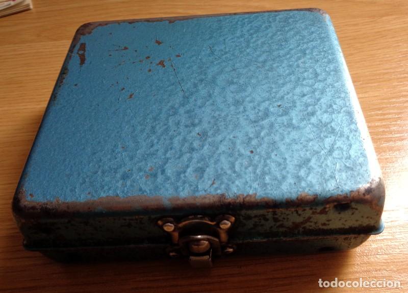 Cajas y cajitas met&aacute;licas: CAJA MET&Aacute;LICA PARA MONEDAS CAMBIO de TAXISTAS TAXISTA TAXI. ANTIGUA VINTAGE. INCLUYE MONEDAS PESETAS