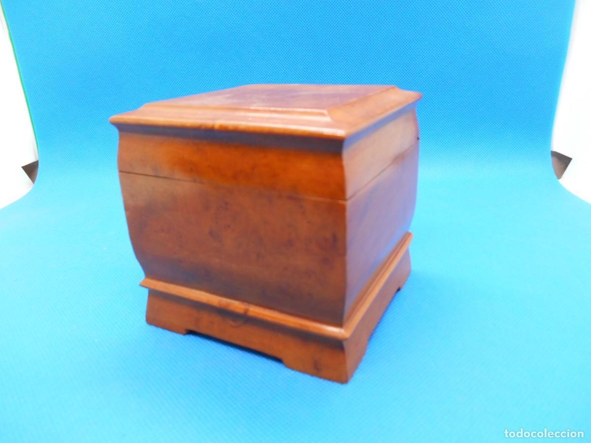 Cajas y cajitas met&aacute;licas: CAJA DE MADERA NOBLE