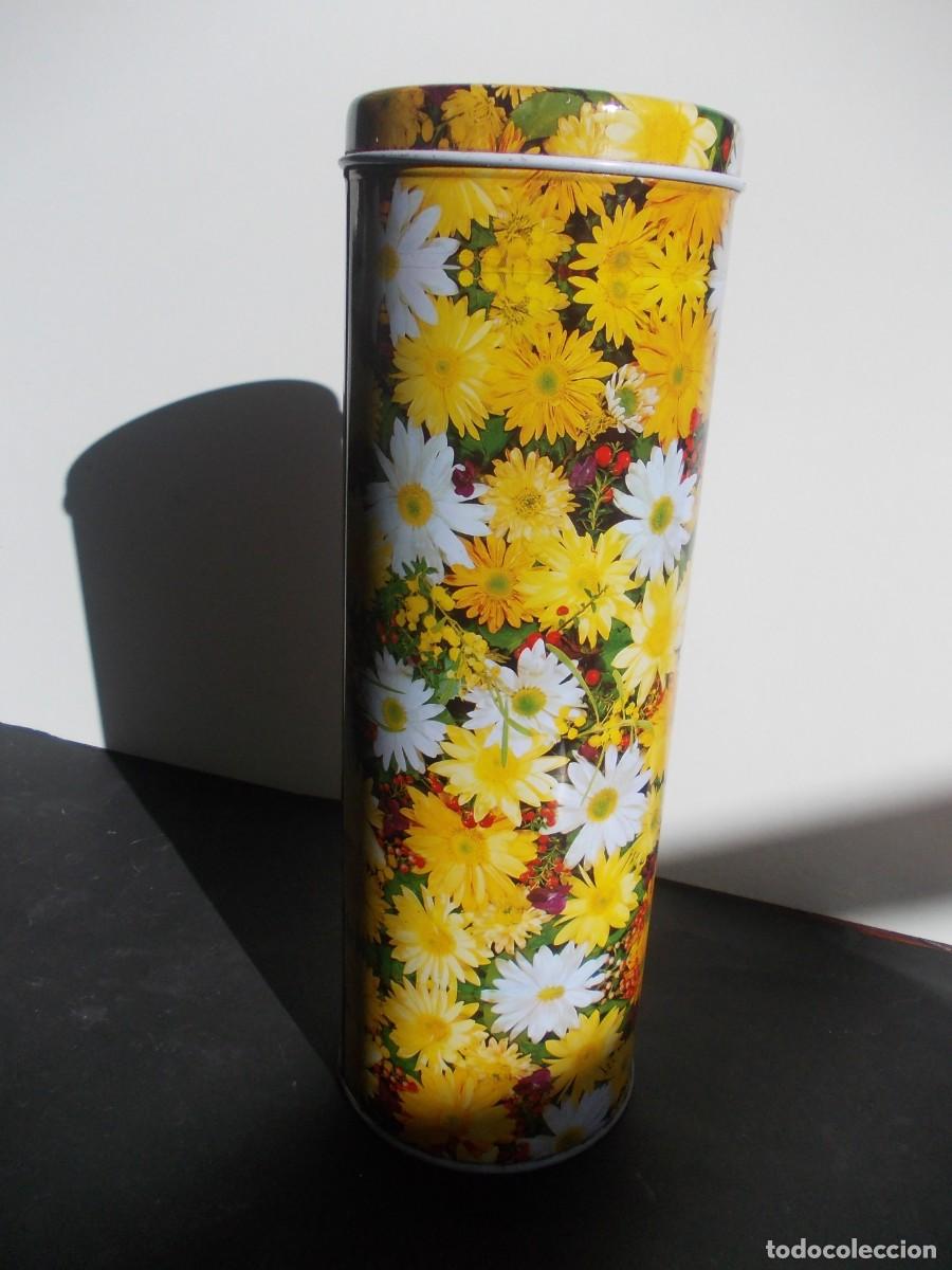 Blechdosen und Kisten: Lata Caja Chapa Metalica Cilindrica Bote Alto Publicidad Flores Margaritas Crisantemos Amarillas