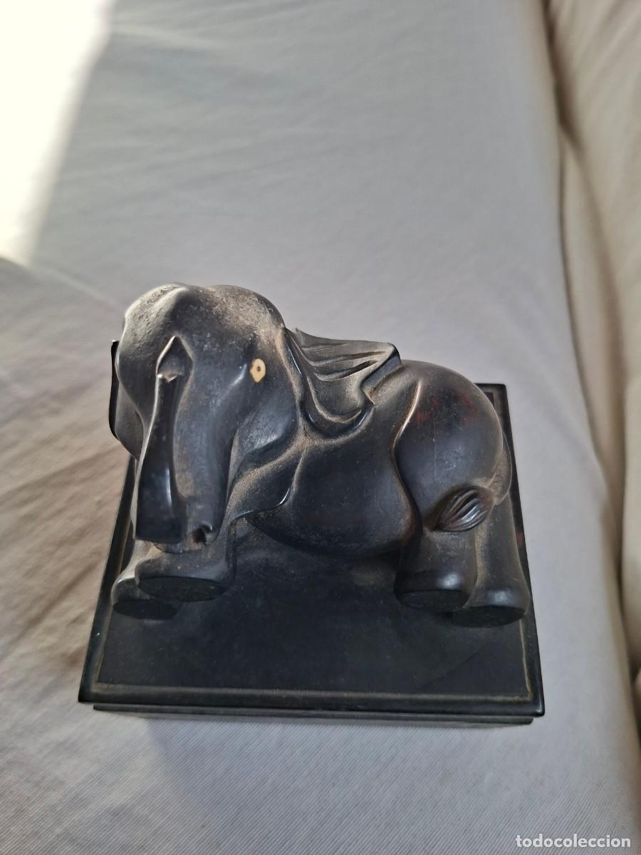 Cajas y cajitas met&aacute;licas: CAJA DE MADERA OSCURA DE ELEFANTE 10X9X8 CM.
