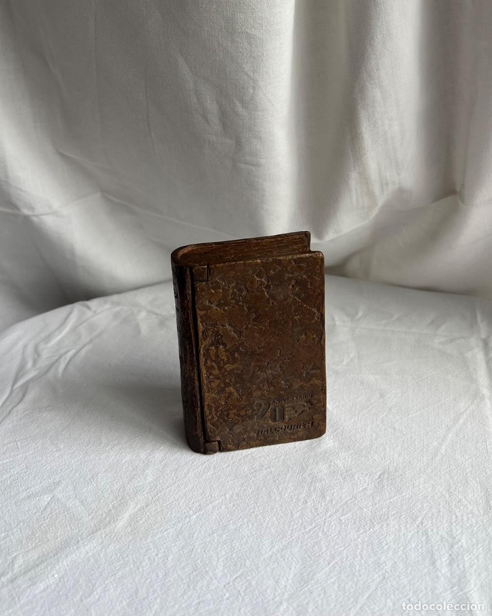 Casse e cassette metalliche: Caja/Alhajero Forma de Libro - 20&ordm; Aniversario Halcourier - Simil Bronce / Resina Patinada - A&ntilde;os 90