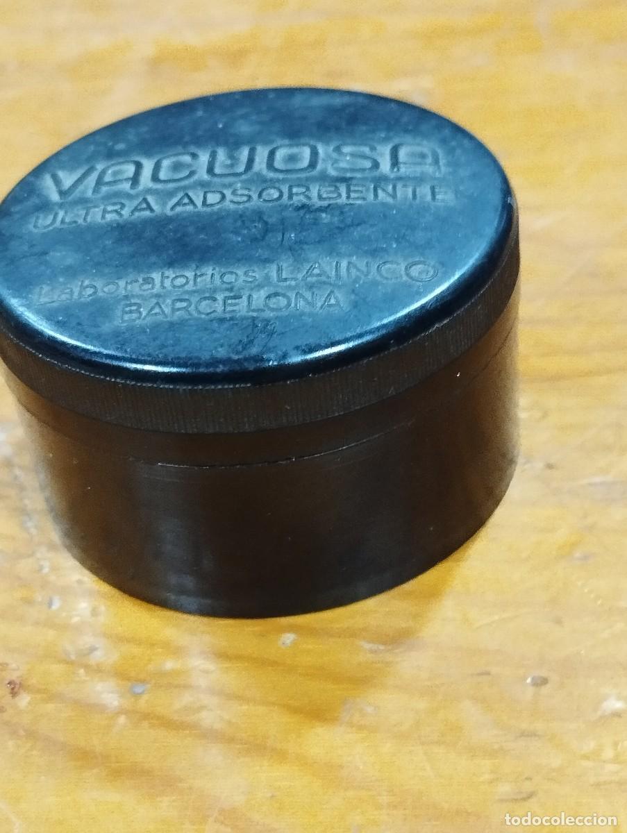 Bo&icirc;tes et petites bo&icirc;tes m&eacute;talliques: CAJA VACUOSA DE BAQUELITA CIRCULAR PARA MEDICAMENTOs. Laboratorios LAINCO.